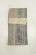 Elegant Grey Maheshwari Tissue Kaju Butta Saree - Image 2